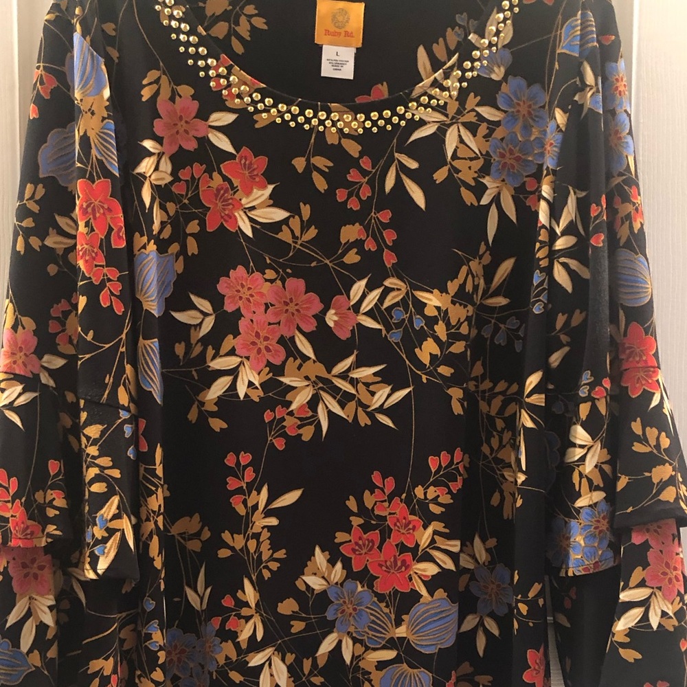 Ladies floral long sleeve dress. Size large